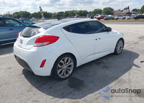 2015 Hyundai Veloster z USA, uszkodzony, nr VIN KMHTC6AD4FU239671